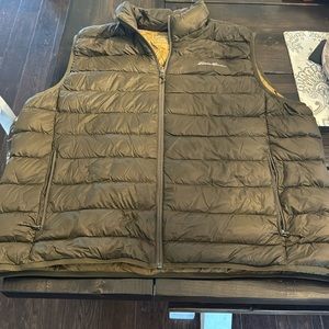 Eddie Bauer down vest. XXL like new condition